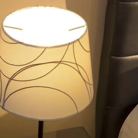 Hotel Maison Traversiere Paris