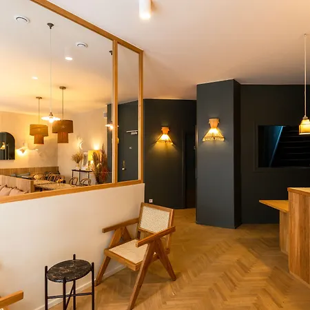 Maison Traversière 4* Parigi